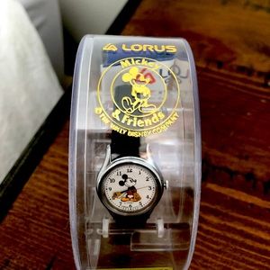 NWT Mickey Mouse classic watch
